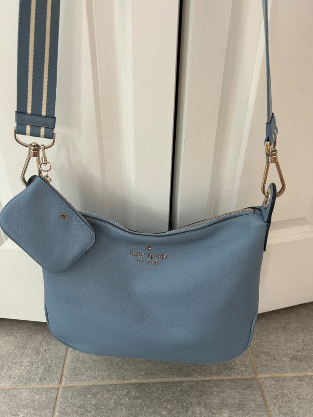 Kate on Spade Rosie Large  Crossbody Purse with Coin Purse - Picture 2 of 9